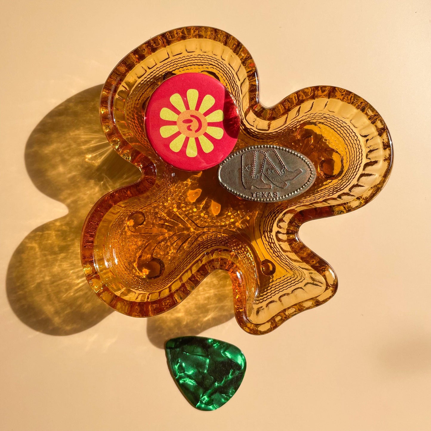 Winking Wallflower Daisy Pin